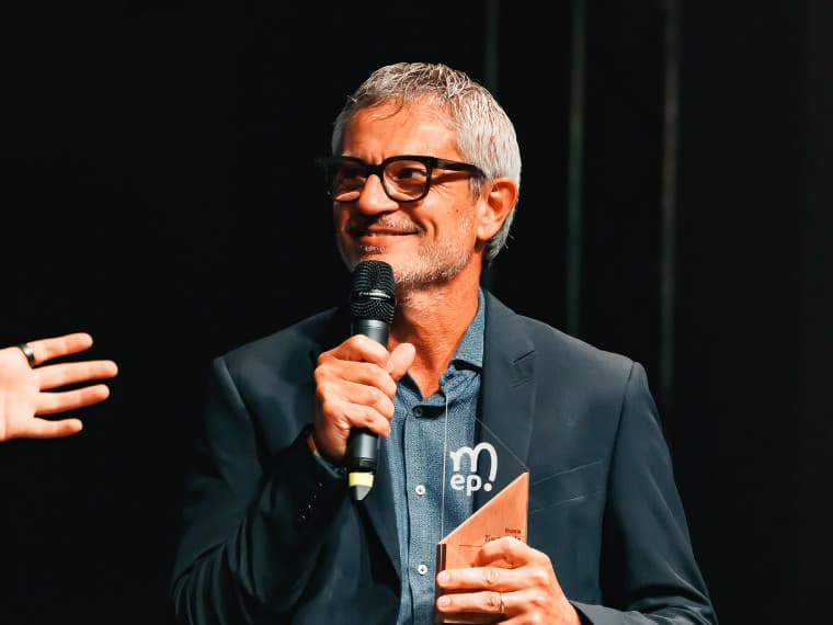 Massimo Eossi sul palco del PeopleMEP, evento annuale dell’agenzia di email marketing a Bologna